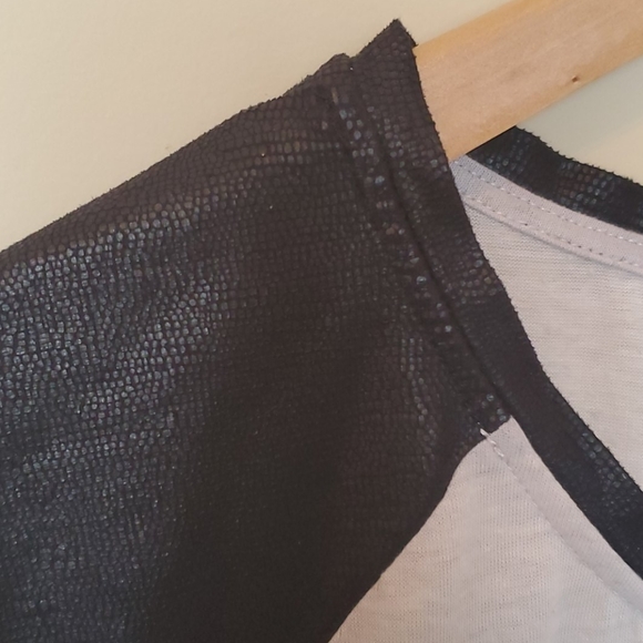 ⛱3/$20 Dex 3/4 Sleeve w/ faux leather inserts - Picture 5 of 6